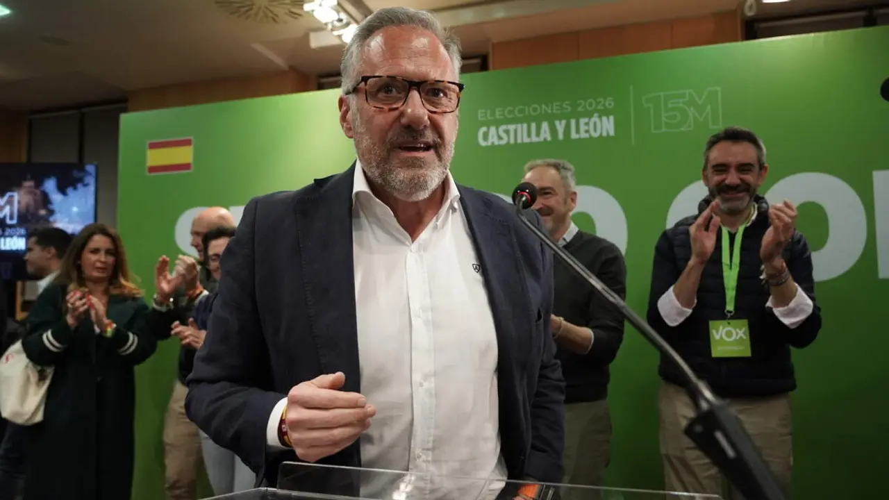 El candidato de VOX a la presidencia de Castilla y Le&oacute;n, Carlos Poll&aacute;n, en el &nbsp;AC Hotel Palacio de Santa Ana, Arroyo de la Encomienda (Valladolid) donde ha seguido el resultado de las elecciones