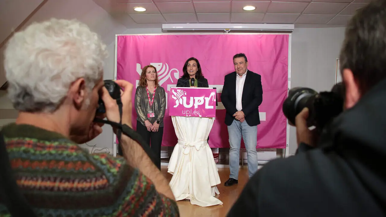 La candidata de Uni&oacute;n del Pueblo Leon&eacute;s, Alicia Gallego, analiza los resultados de las elecciones