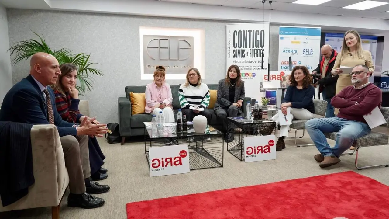 El alcalde de Le&oacute;n, Jos&eacute; Antonio Diez, asiste al encuentro &lsquo;Emprendimiento Femenino en la Hosteler&iacute;a&rsquo;, para visibilizar el talento, liderazgo, emprendimiento y aportaci&oacute;n de las mujeres del sector en la provincia