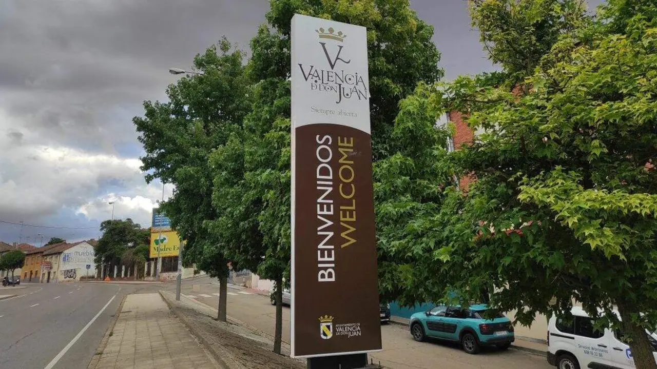 Entrada a la localidad leonesa de Valencia de Don Juan.