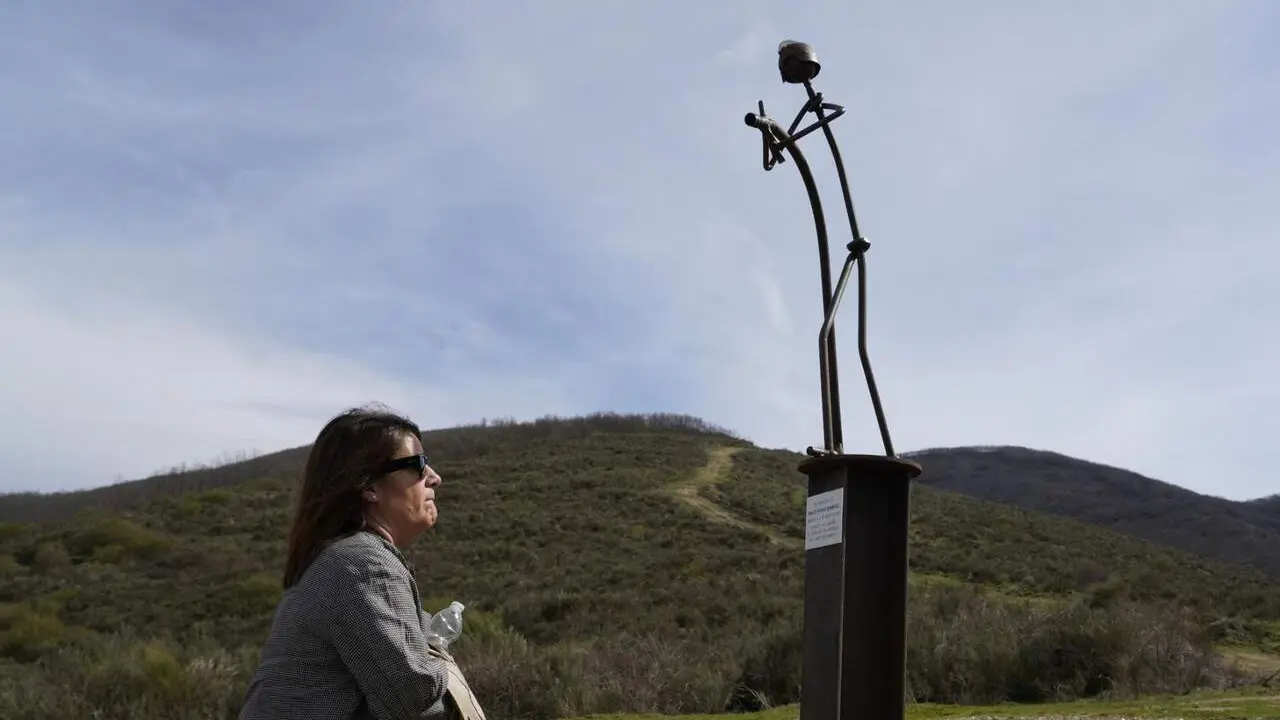 Homenaje al bombero forestal soriano, Nacho Rumbao, fallecido el 17 de agosto en Espinoso de Compludo, durante las labores de extinci&oacute;n del incendio de Llamas de Cabrera. Foto: C&eacute;sar S&aacute;nchez.