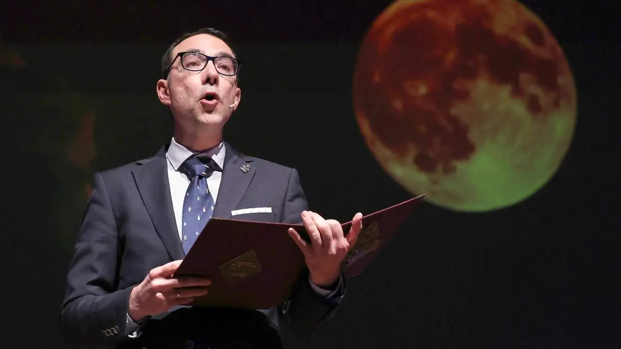 Acto de proclamaci&oacute;n del preg&oacute;n oficial de la Semana Santa de Le&oacute;n a cargo de Carlos Garc&iacute;a Rioja. Foto: Campillo