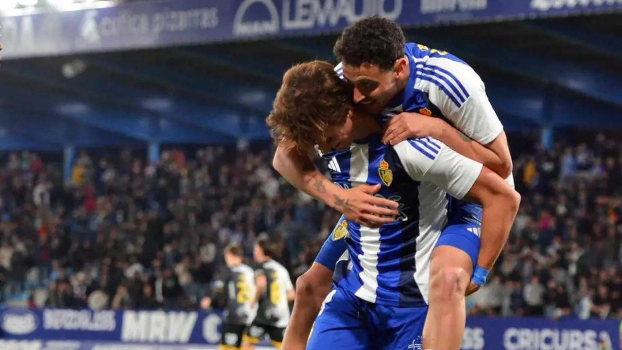 La SD Ponferradina vuelve a situarse en la pelea por los puestos de promoci&oacute;n tras imponerse con claridad al Unionistas de Salamanca en un encuentro vibrante disputado en El Toral&iacute;n. El 3-1 final permite a los bercianos alcanzar los 43 puntos y reengancharse a la zona noble de la clasificaci&oacute;n.