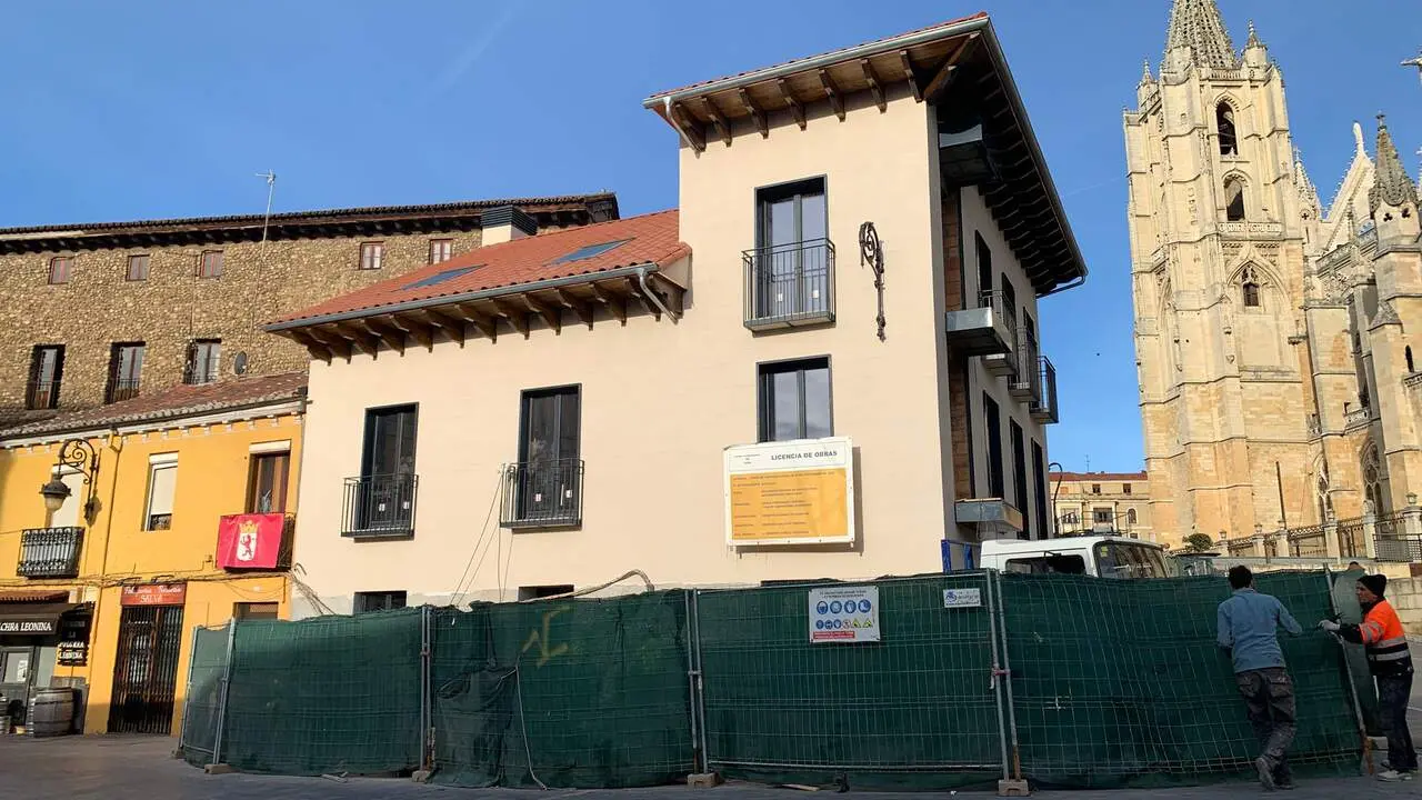 Nuevo edificio de apartamentos tur&iacute;sticos en el antiguo Luis&oacute;n junto a la Catedral. Foto: A.F.R.