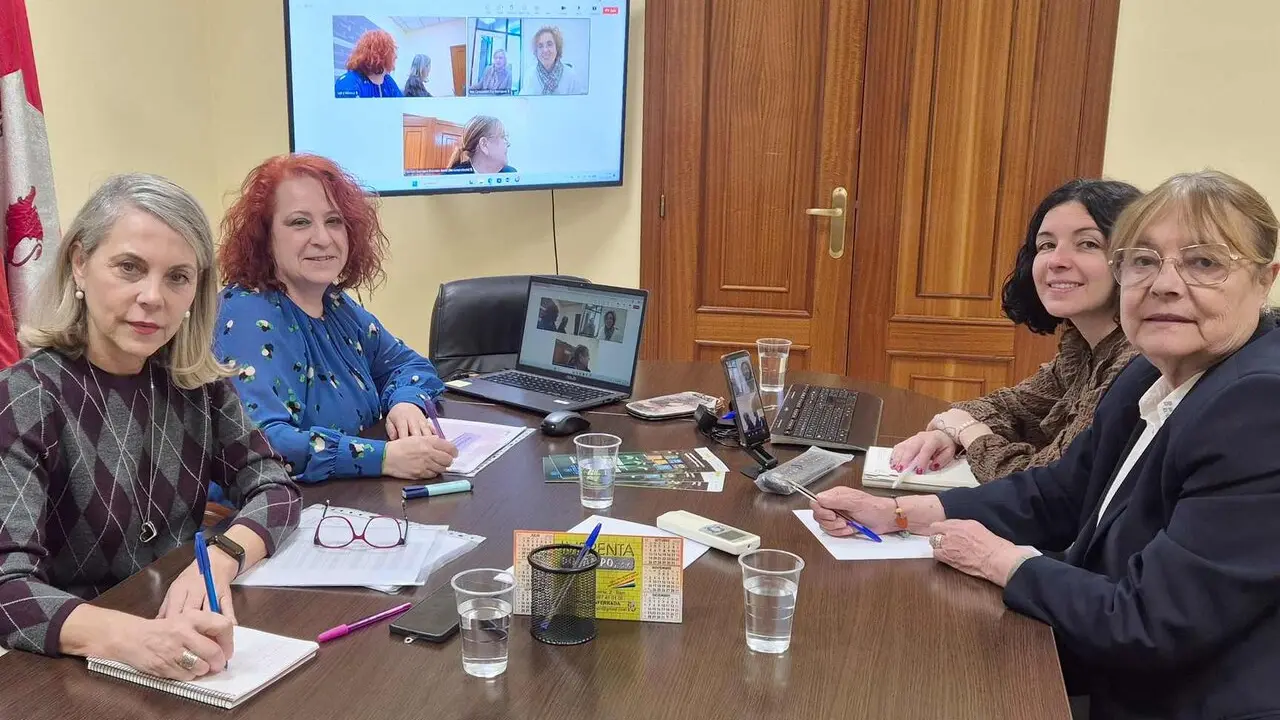 Reuni&oacute;n del Consejo Comarcal y Miteco.