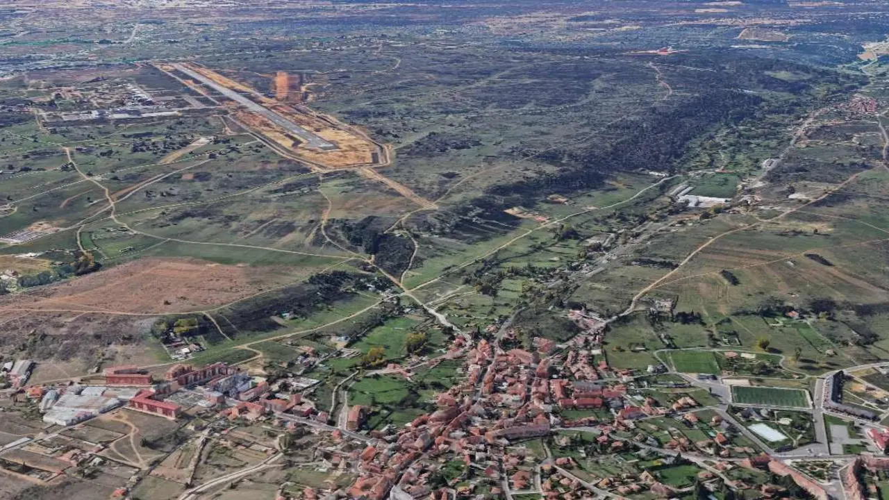 Imagen del municipio de San Andr&eacute;s del Rabanedo, con el aeropuerto al fondo.