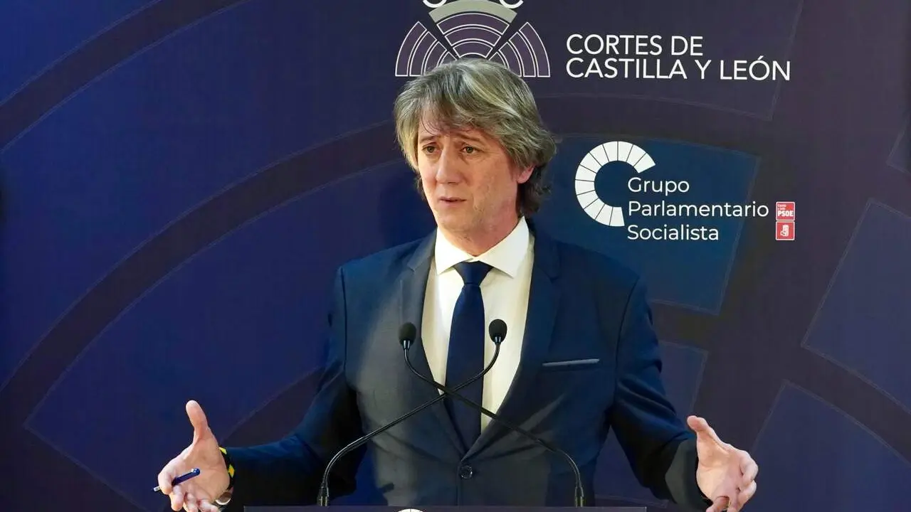 El secretario general del PSCyL, Carlos Mart&iacute;nez, tild&oacute; hoy de &ldquo;est&eacute;ril&rdquo; e &ldquo;in&uacute;til&rdquo; la ronda de reuniones del presidente del PP de Castilla y Le&oacute;n, Alfonso Fern&aacute;ndez Ma&ntilde;ueco, con los partidos que estar&aacute;n representados en las nuevas Cortes, y asegur&oacute; que lo hab&iacute;a visto &ldquo;m&aacute;s cansado&rdquo;, &ldquo;ausente&rdquo; y &ldquo;nervioso que nunca&rdquo;.