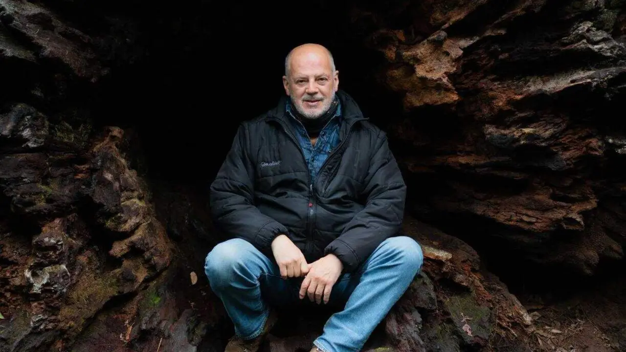 El escritor y periodista berciano Valentin Carrera. Foto: Anxo Cabada.