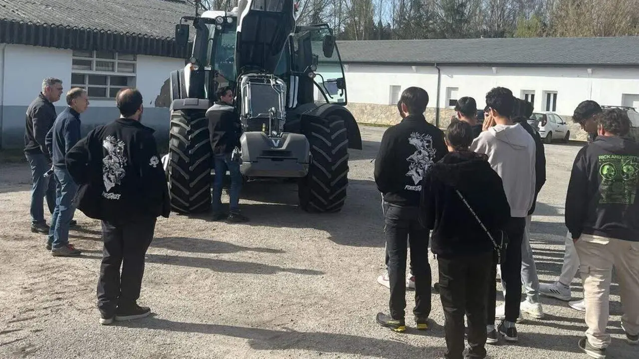 Alumnos del CIFP Alm&aacute;zcara durante una jornada de formaci&oacute;n en Agricultura. Foto: CIFP Alm&aacute;zcara.