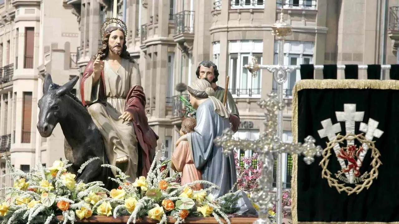 Procesi&oacute;n del Domingo de Ramos, con La Borriquilla como protagonista.