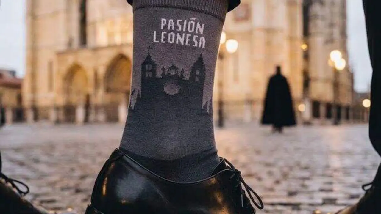 Los calcetines de la Semana Santa leonesa de Marronynegro.