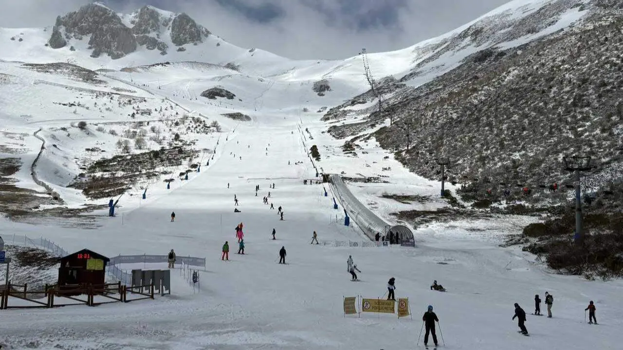 San Isidro ofreci&oacute; m&aacute;s de 10 kil&oacute;metros esquiables este fin de semana. Foto: DipuLe&oacute;n.