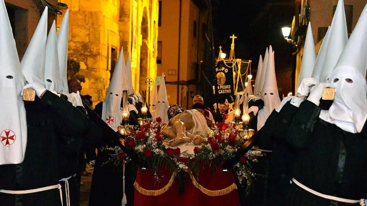 Imagen de la Adoraci&oacute;n de las llagas de Cristo.