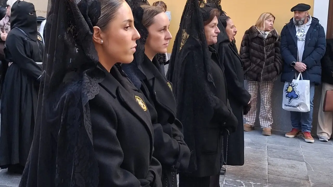 Las manolas acompa&ntilde;aron un a&ntilde;o m&aacute;s al Cristo del Gran Poder.