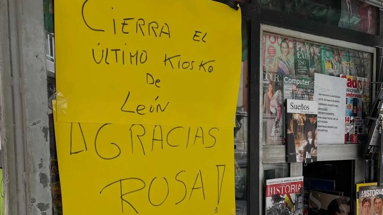 La imagen de la persiana bajada este lunes en el quiosco de La Inmaculada simboliza el final de una etapa en Le&oacute;n. El hist&oacute;rico punto de venta, considerado el &uacute;ltimo de formato cl&aacute;sico en la ciudad, ha cesado su actividad tras m&aacute;s de un cuarto de siglo de funcionamiento continuado.