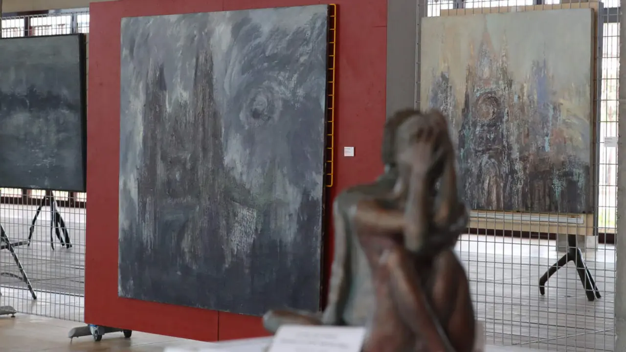 Presentaci&oacute;n de la exposici&oacute;n de pintura y escultura de la Asociaci&oacute;n de Pintores del Bierzo en el Museo del Ferrocarril de Ponferrada