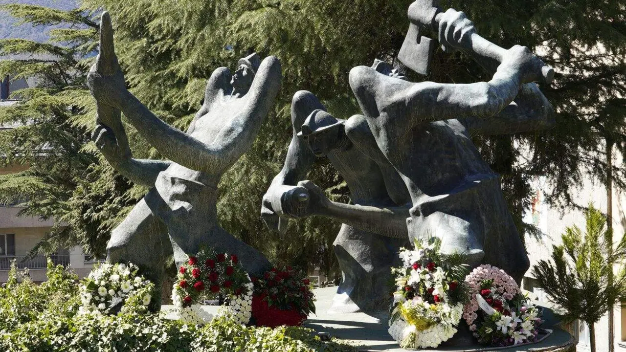 Homenaje del Ayuntamiento de Villablino (Le&oacute;n), a los mineros fallecidos en el accidente de Cerredo (Asturias)