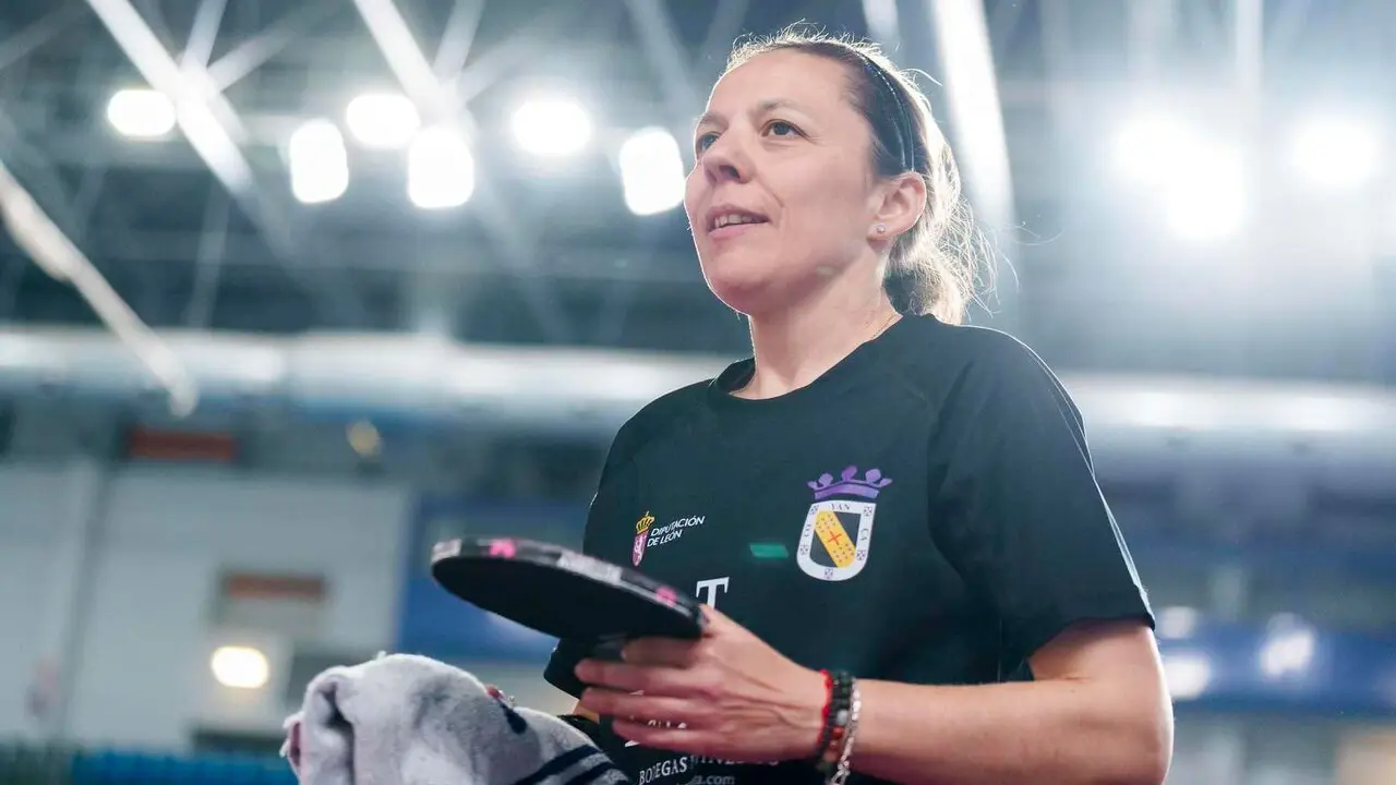 La jugadora del CD Coyanza Nuria Santos lidera el &eacute;xito leon&eacute;s con dos medallas en el torneo nacional celebrado en Antequera.