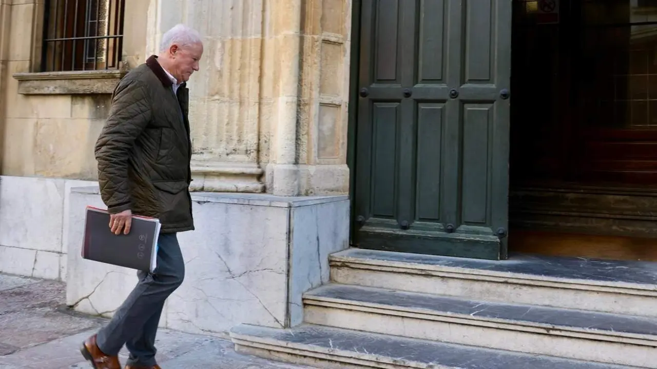 Primera sesi&oacute;n del juicio contra el exalcalde de Fabero, Demetrio Alfonso Canedo, junto a un arquitecto y un empresario, por falsedad en documento p&uacute;blico en concurso medial con delito de prevaricaci&oacute;n administrativa