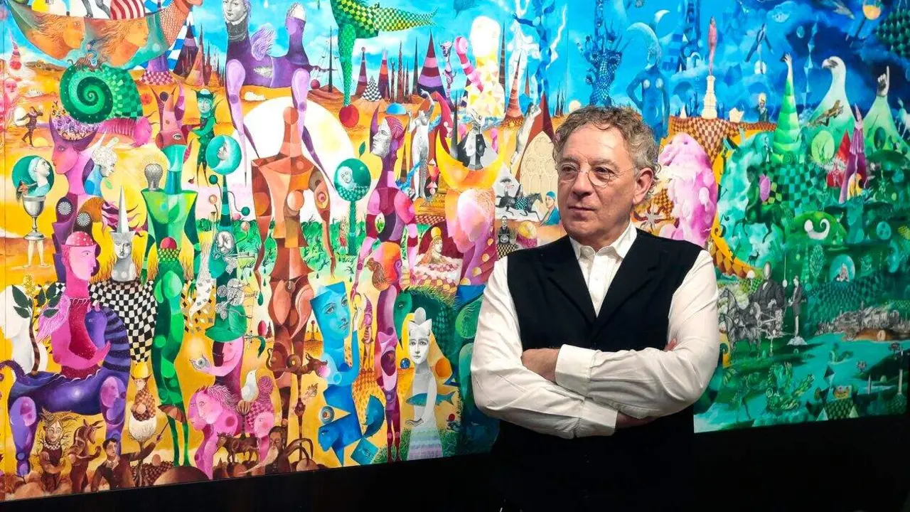 Presentaci&oacute;n del mural &lsquo;Las Ciudades de Poniente&rsquo; donado a la Fundaci&oacute;n Antonio Pereira y del documental sobre el mismo. En la imagen, el autor y donante del mural, Juan Carlos Mestre