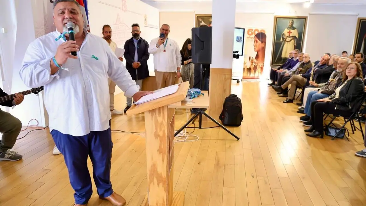 El alcalde de Le&oacute;n, Jos&eacute; Antonio Diez, participa en los actos con motivo del 8 de abril, D&iacute;a del Pueblo Gitano