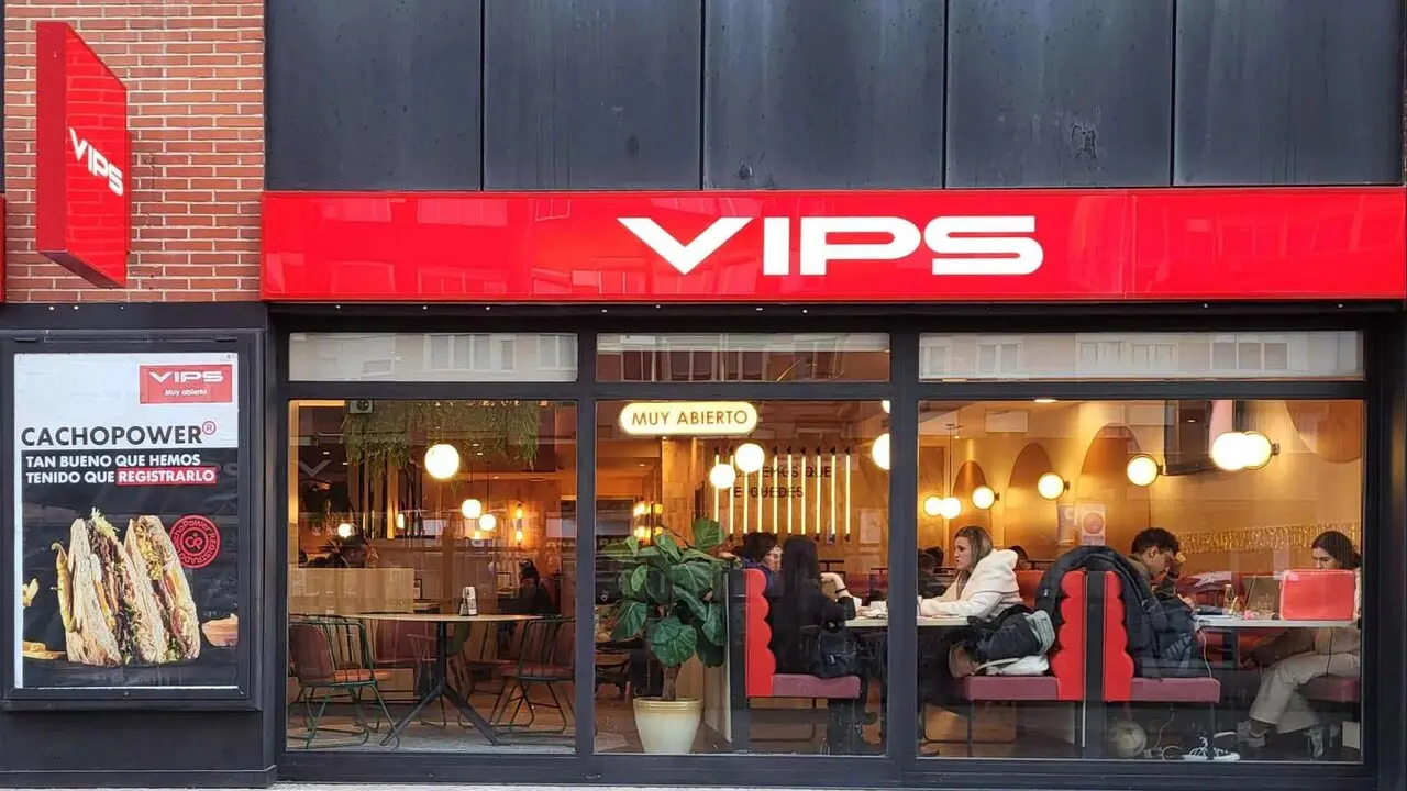 VIPS ultima su llegada al centro de Le&oacute;n atra&iacute;da por la llamada de Ordo&ntilde;o II.