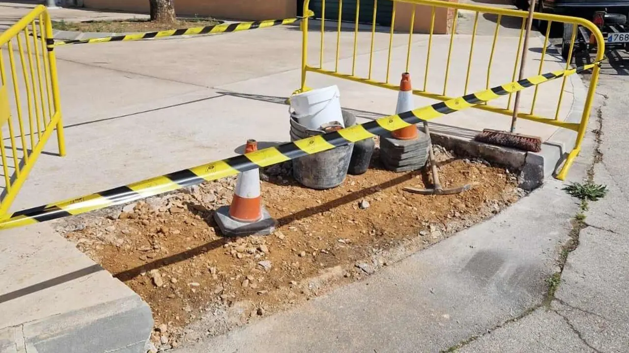 Imagen de una de las intervenciones realizadas por la Brigada de Obras del Ayuntamiento de Astorga.