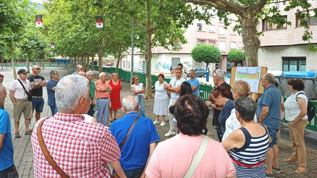 Reuni&oacute;n con los vecinos julio