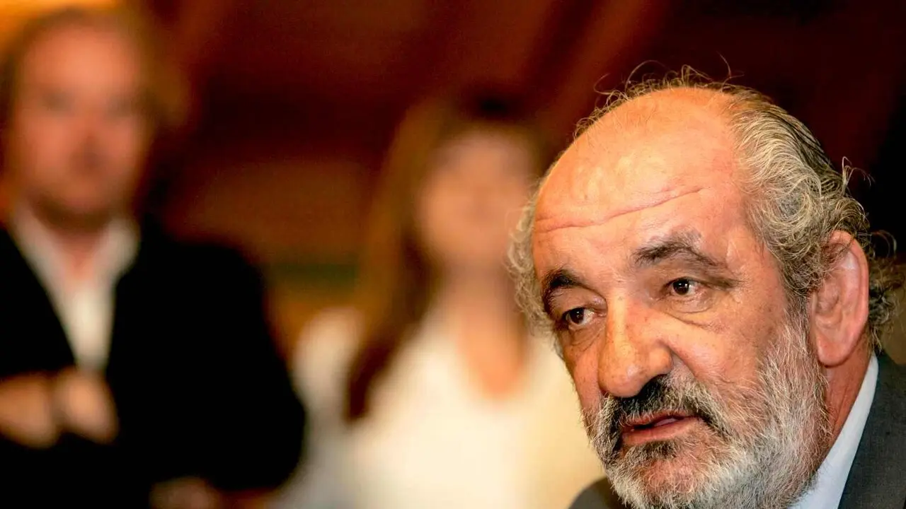 Santos Llamas, durante una comparecencia tras un Consejo de Administraci&oacute;n de Caja Espa&ntilde;a. Foto: Campillo