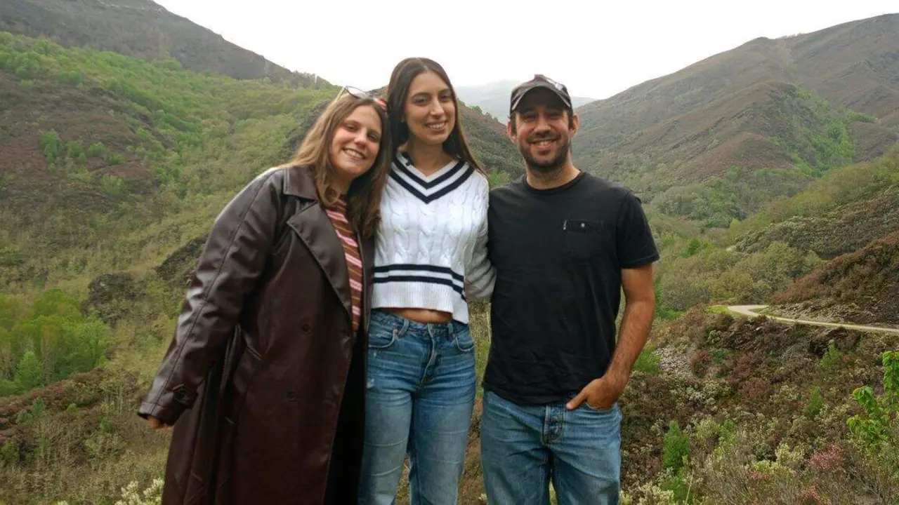 J&oacute;venes bercianistas en el meandro del r&iacute;o Selmo. Foto: CxB.