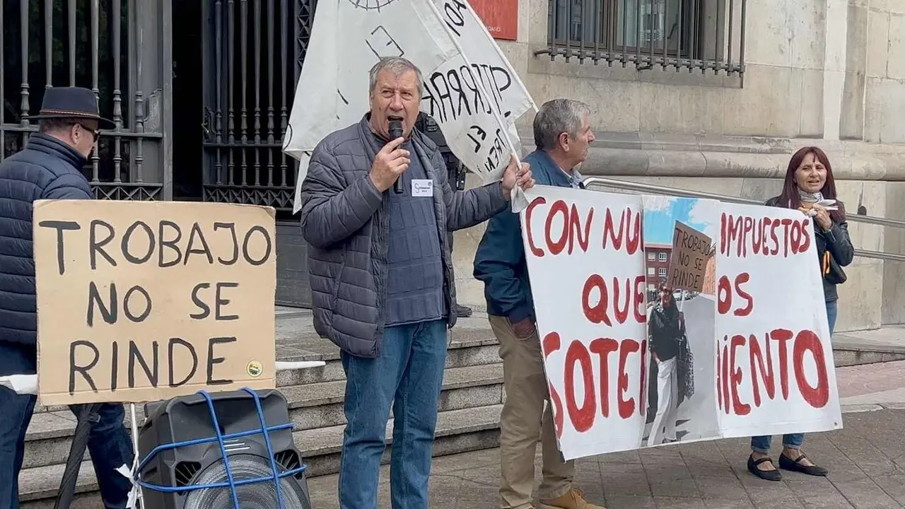 Imagen de la protesta de este viernes ante la Subdelegaci&oacute;n del Gobierno.