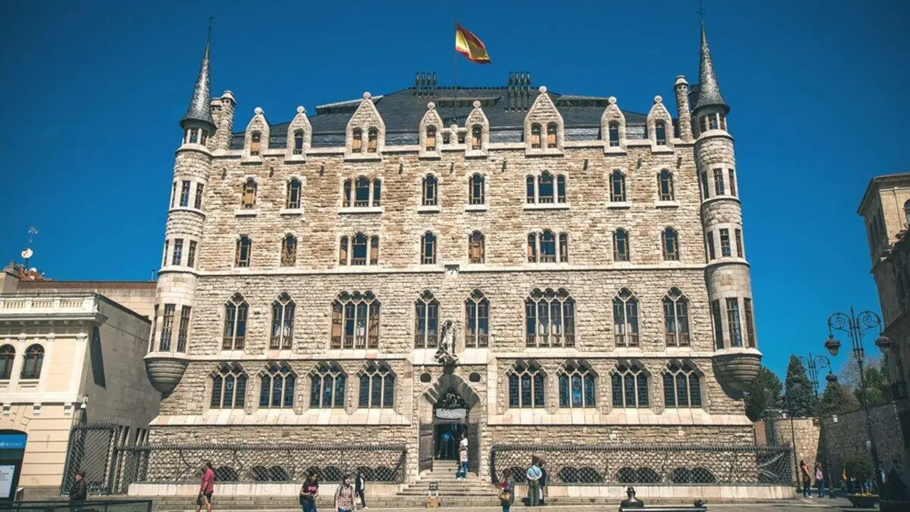 Casa Botines exterior