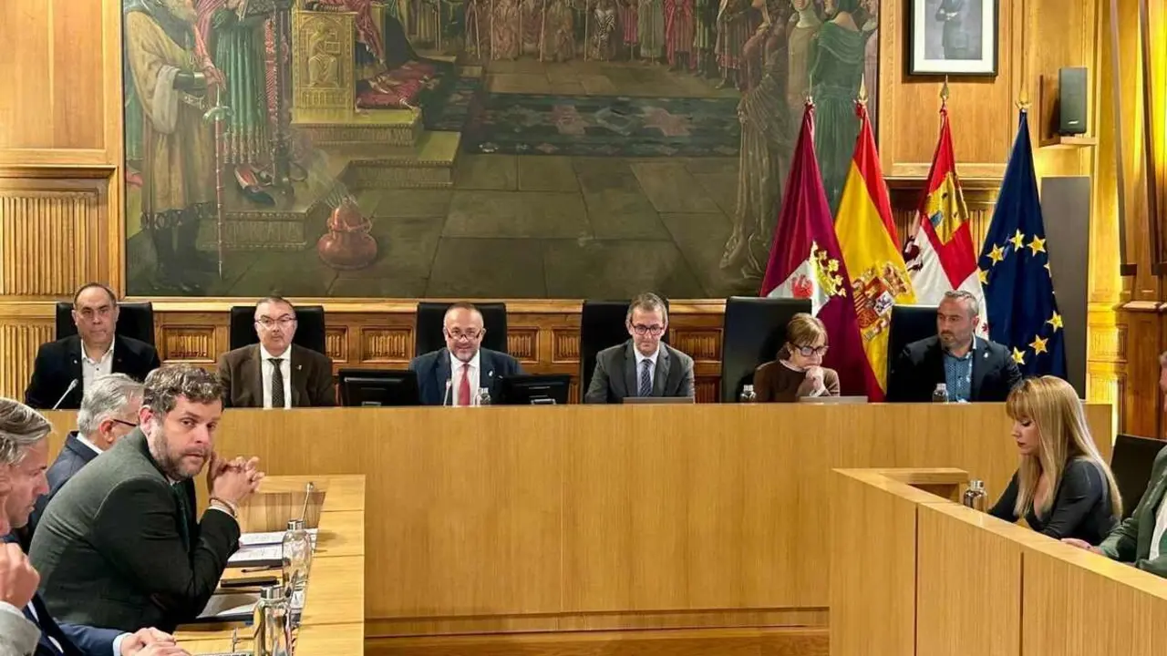 Un instante del pleno de la Diputaci&oacute;n de este mi&eacute;rcoles.