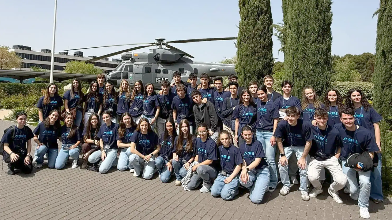 Un estudiante leon&eacute;s, Miguel Garc&iacute;a, figura entre los j&oacute;venes elegidos para experimentar la ingravidez en un programa pionero de la Agencia Espacial Espa&ntilde;ola