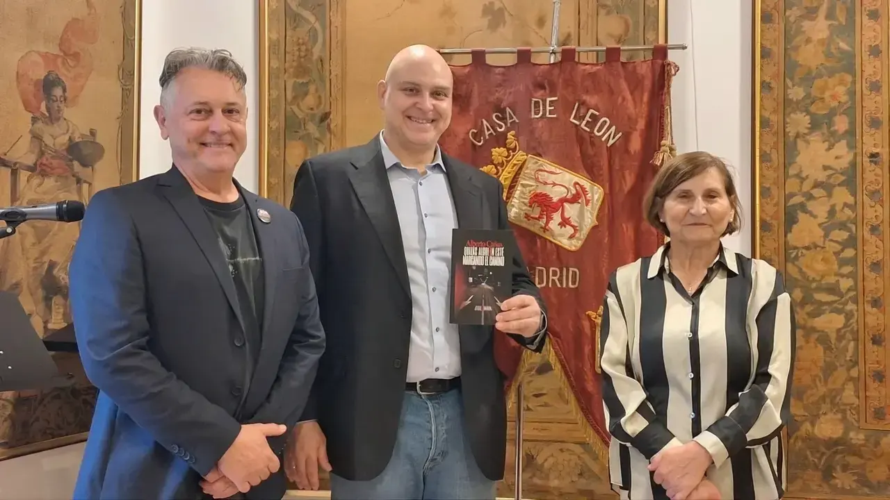 Alberto Ca&ntilde;as lleva su primera novel a la Casa de Le&oacute;n en Madrid. Fotos: Casa de Le&oacute;n en Madrid.