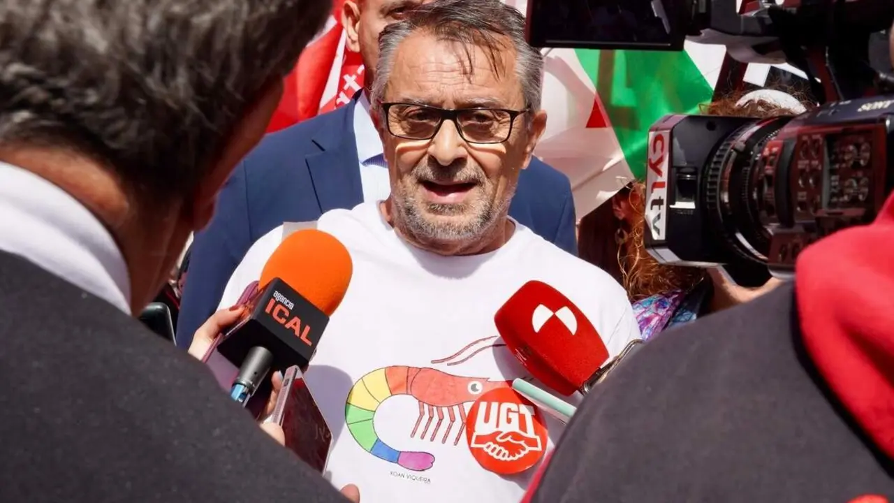 Enrique Reguero, durante una manifestaci&oacute;n por el centro de Le&oacute;n.