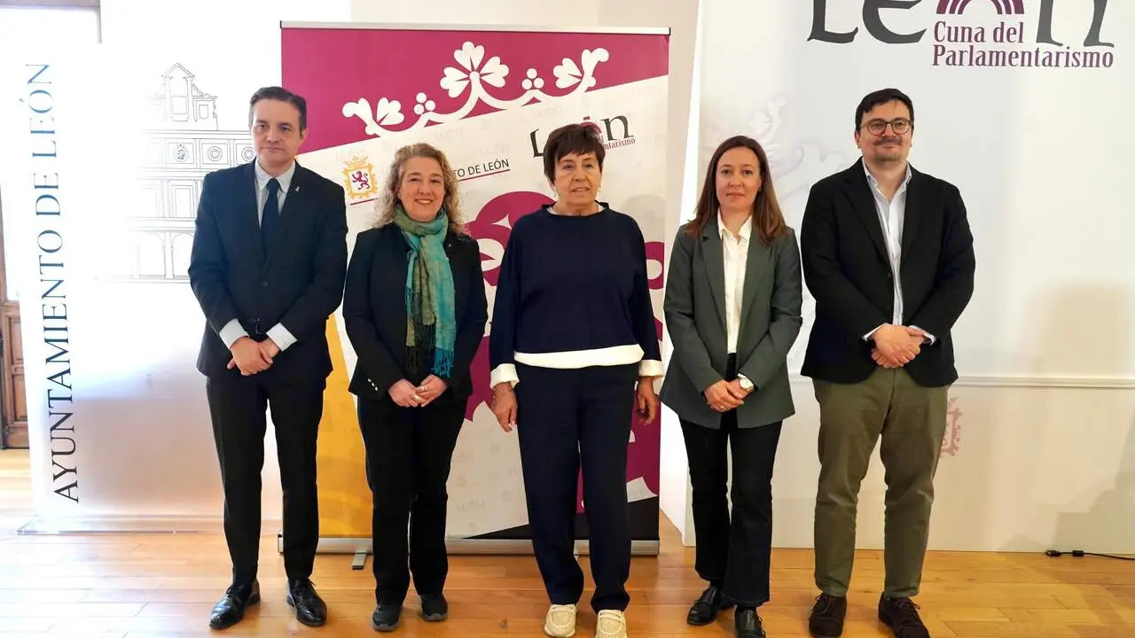 La concejala de Acci&oacute;n y Promoci&oacute;n Cultural, Elena Aguado, presenta las actividades con motivo del D&iacute;a de los Museos junto a representantes de los museos Catedralicio-Diocesano, Diocesano y de Semana Santa, San Isidoro, Casa Botines Gaud&iacute; y Sierra Pambley. Foto: Campillo.