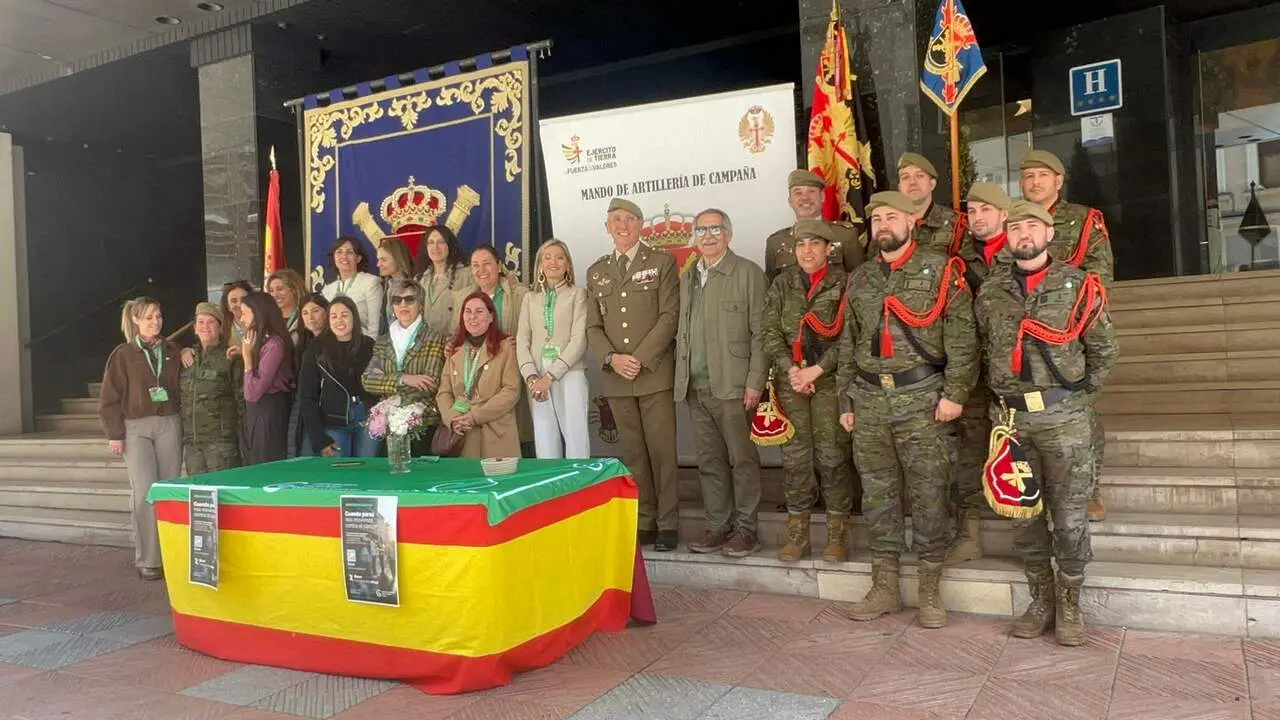 La Asociaci&oacute;n Espa&ntilde;ola Contra el C&aacute;ncer instala m&aacute;s de once mesas solidarias repartidas por distintos puntos de Le&oacute;n para recaudar fondos destinados a la investigaci&oacute;n y la atenci&oacute;n a pacientes y familias