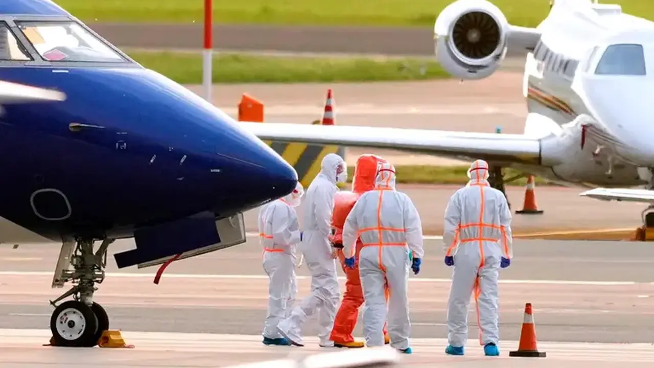 Control de plagas en un aeropuerto tras los sucesos de los &uacute;ltimos d&iacute;as.