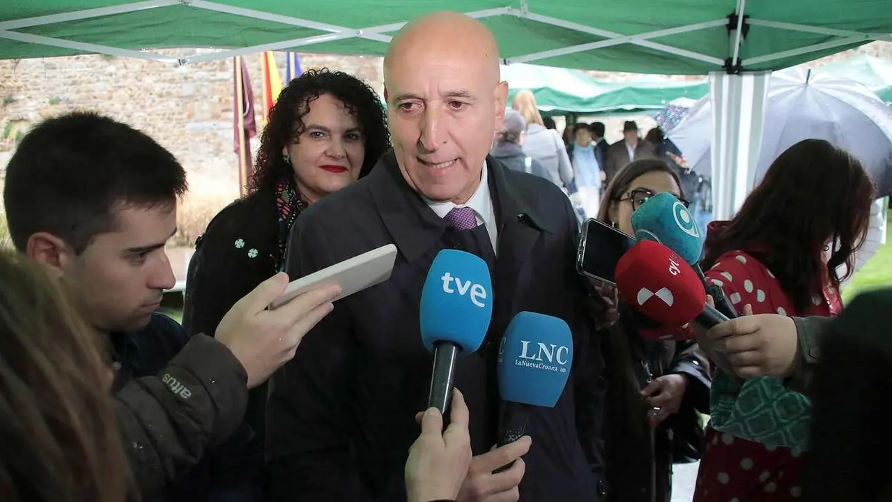 El alcalde de Le&oacute;n, Jos&eacute; Antonio Diez, preside los actos celebrados con motivo de la conmemoraci&oacute;n del D&iacute;a de Europa