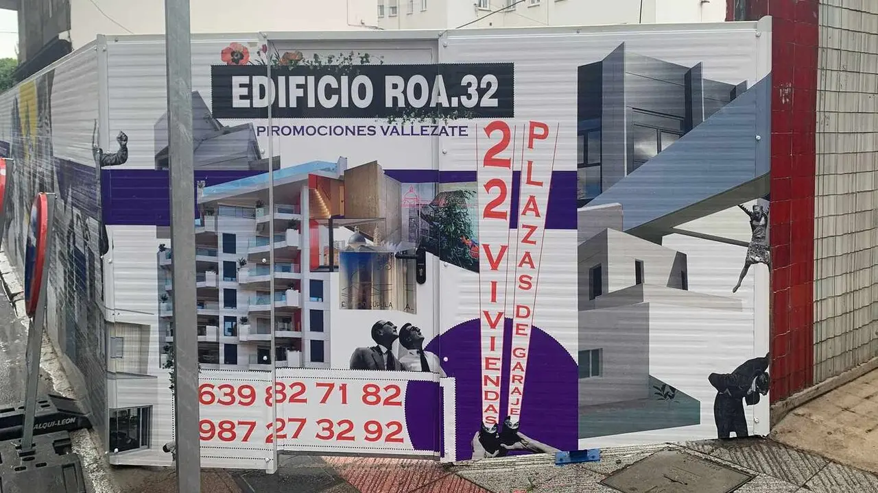 El auge inmobiliario da el salto al coraz&oacute;n de la capital con 22 viviendas exclusivas en pleno casco urbano con piscina y p&aacute;del. Fotos: A.F. Reca