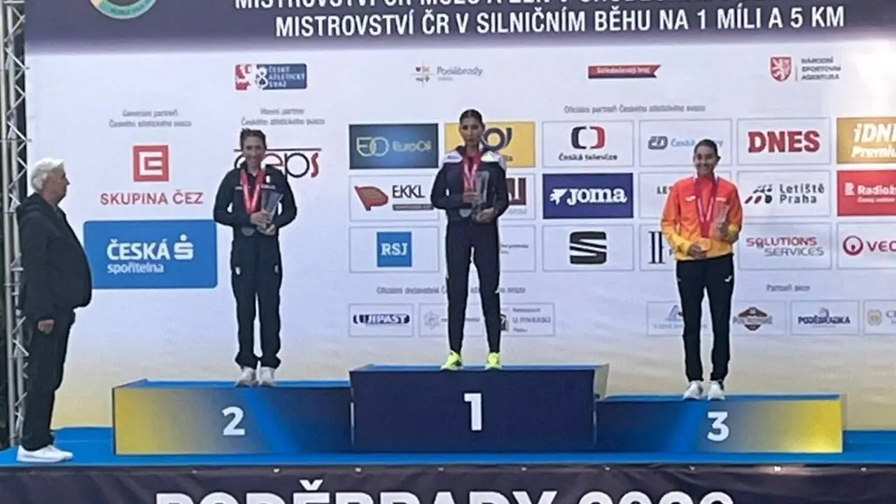 Lucia Redondo podium