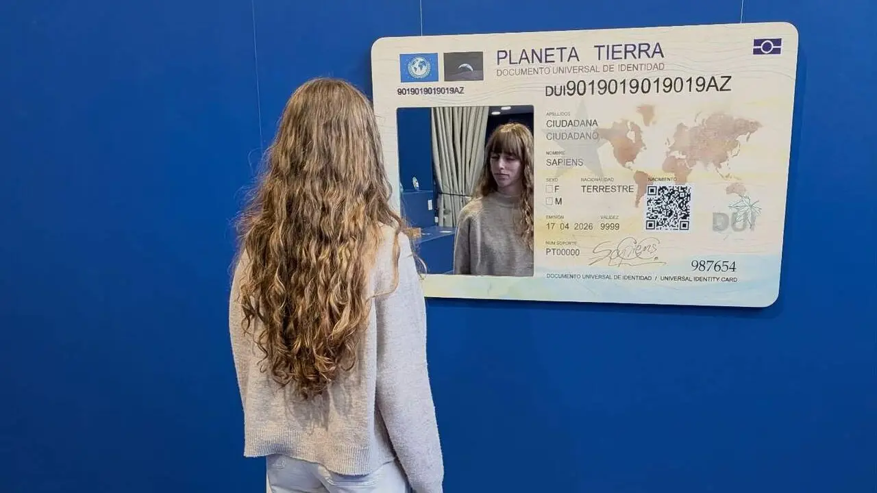 M&aacute;s de un millar de alumnos de entre 3 y 17 a&ntilde;os de centros de toda la provincia plasman su creatividad y sus ideas para crear la muestra 'Arte que transforma. Escuelas que crean' del Laboratorio de Educaci&oacute;n del museo leon&eacute;s. Fotos: Musac.