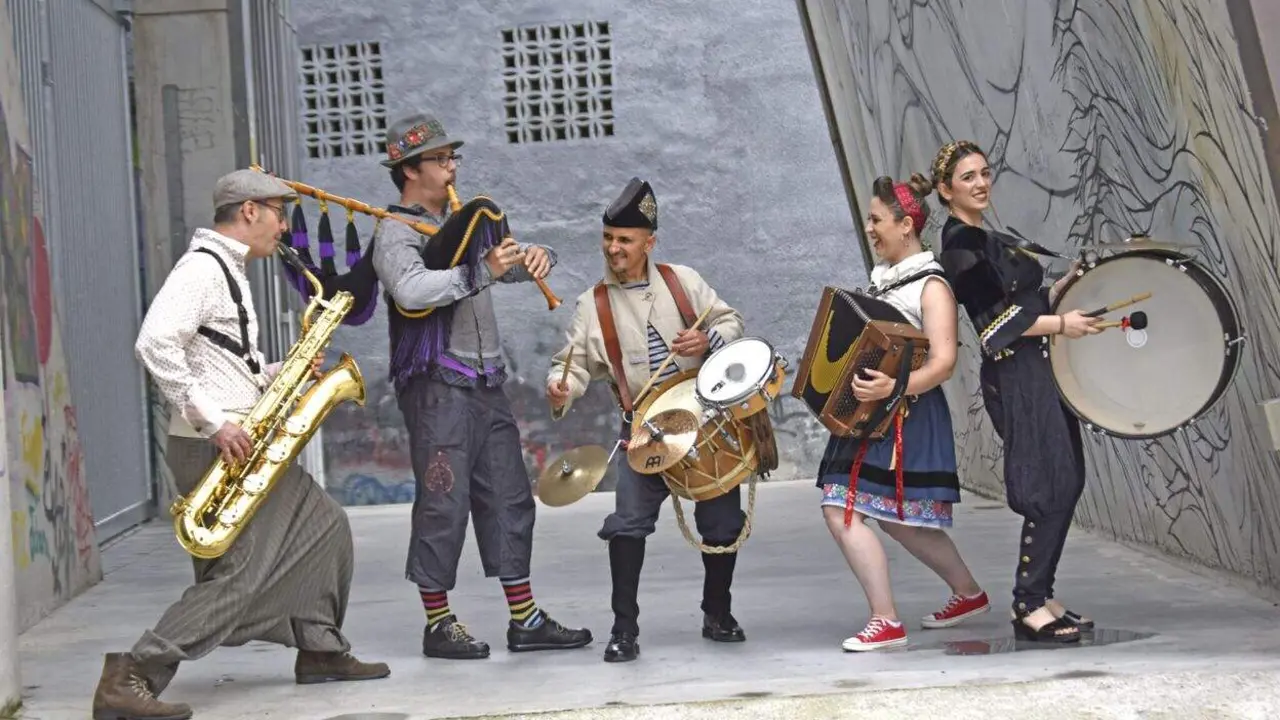 Banda Latira 1