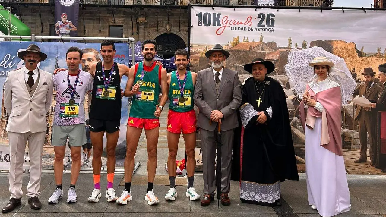 Abel Ant&oacute;n apadrina la multitudinaria 10k de Astorga que corona a Celada y Tisalema.