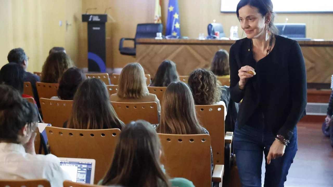 Nevenka Fern&aacute;ndez, durante el curso impartido en la Fiscal&iacute;a General del Estado.