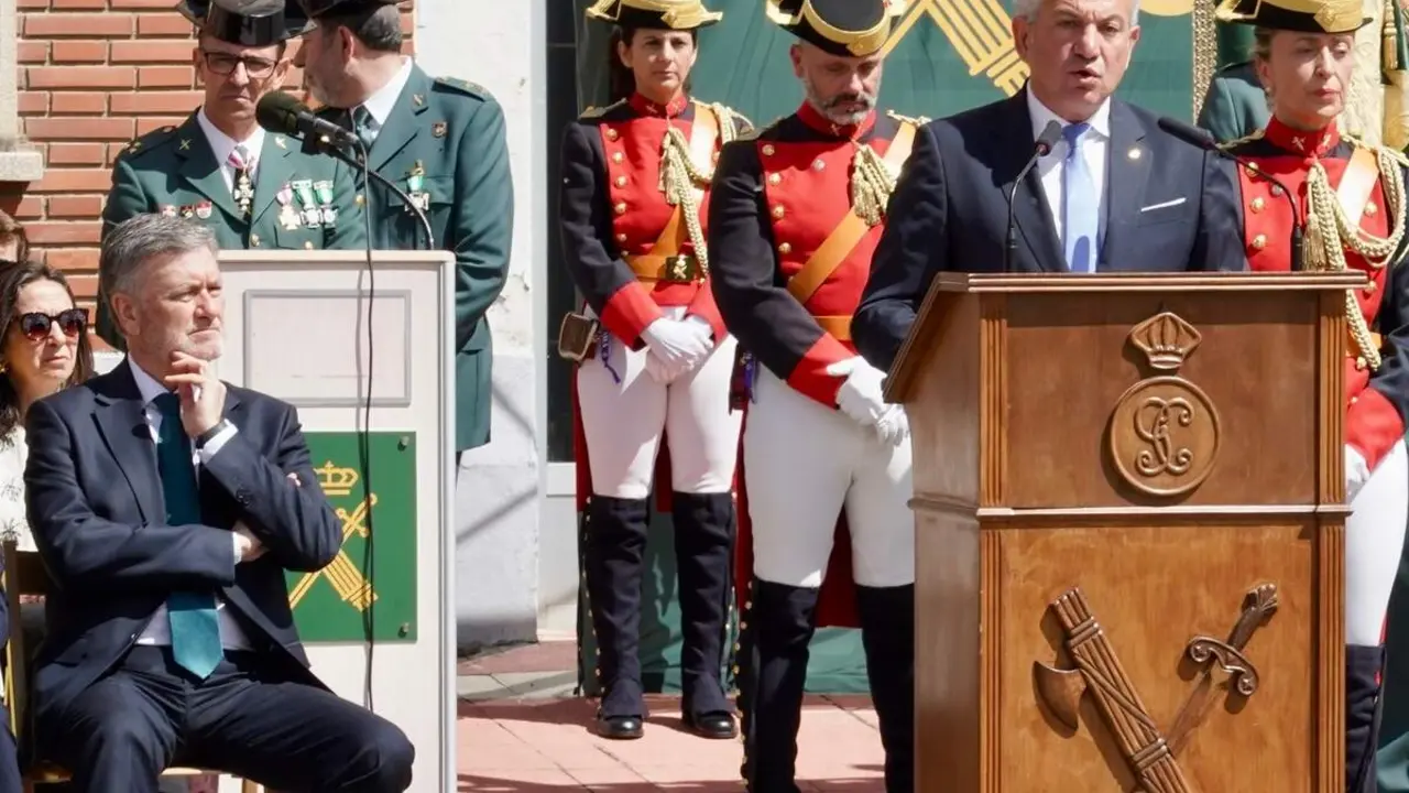 El general de Brigada, Miguel S&aacute;nchez Guerrero, y el delegado del Gobierno en Castilla y Le&oacute;n, Nicanor Sen V&eacute;lez, presiden el acto de conmemoraci&oacute;n del 182 aniversario de la Fundaci&oacute;n de la Guardia Civil