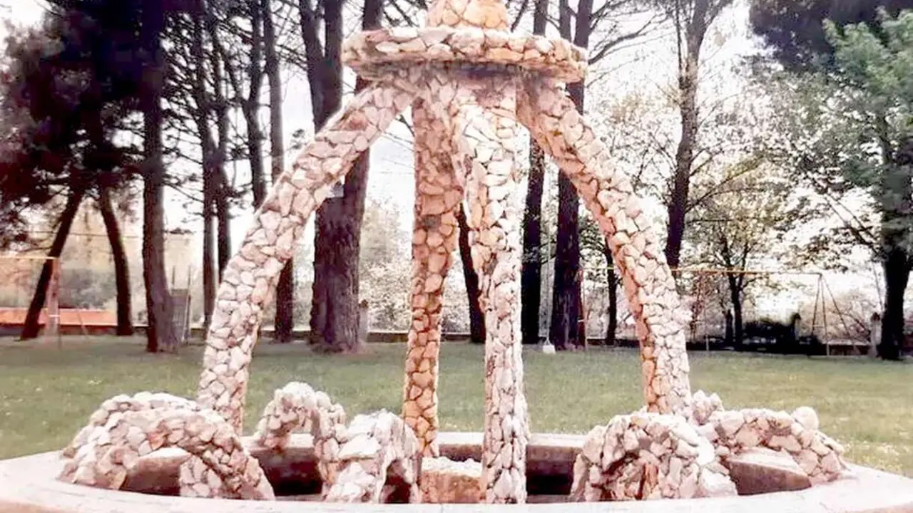 Fuente de piedras blancas 