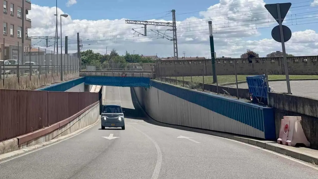 Imagen del paso subterr&aacute;neo ya reabierto en la jornada de este viernes.