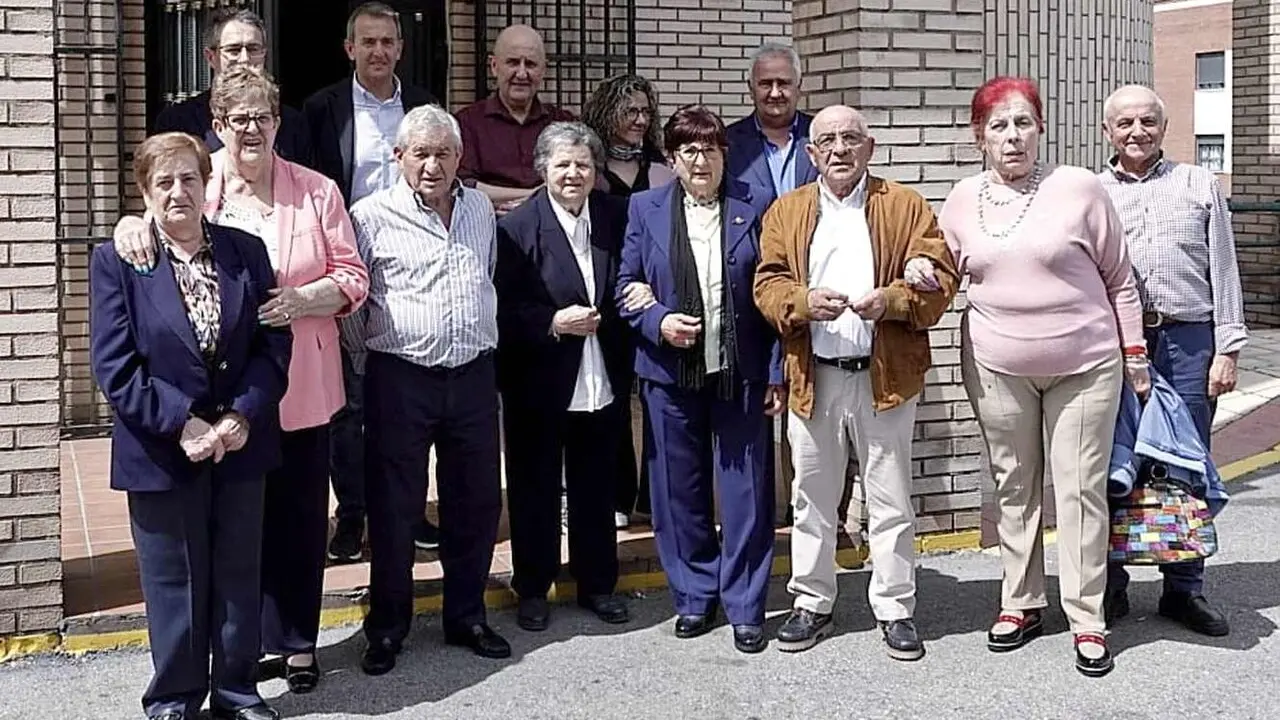La Robla rinde homenaje a doce socios que cumplen 80 a&ntilde;os en 2026